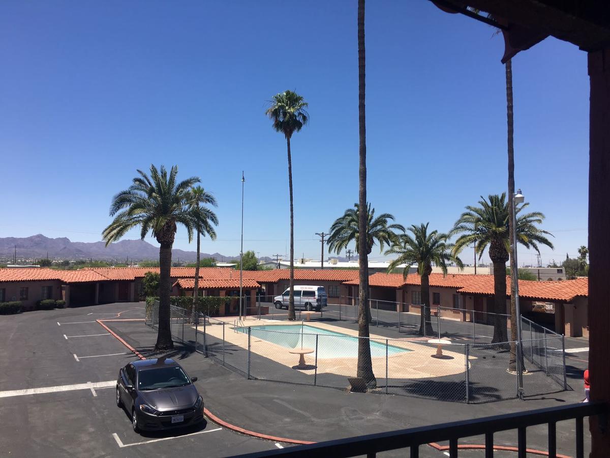 Highland Tower Motel Tucson Exterior photo